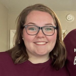 Meet your Posher, Caitie